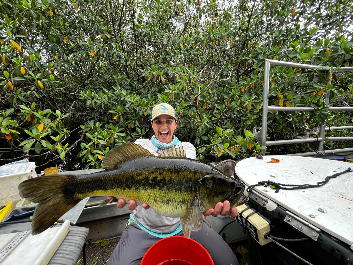 Natahsa Viadero holding a Florida Largemouth Bass